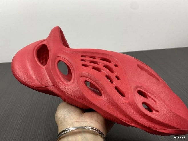 CW3355 Adidas Yeezy Red Foam 1215